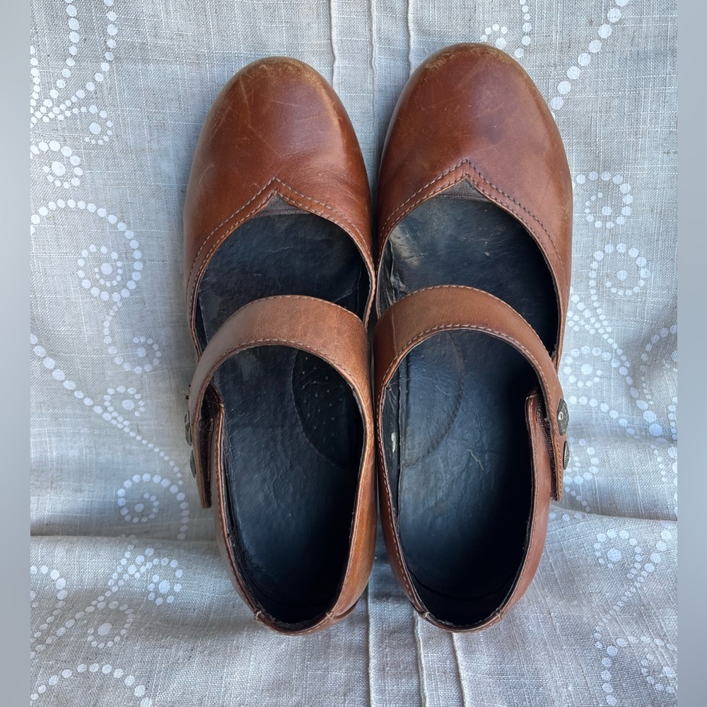 Dansko Tandy 4801067800 Mary Jane
Brown Cognac Velcro Clog EU 38